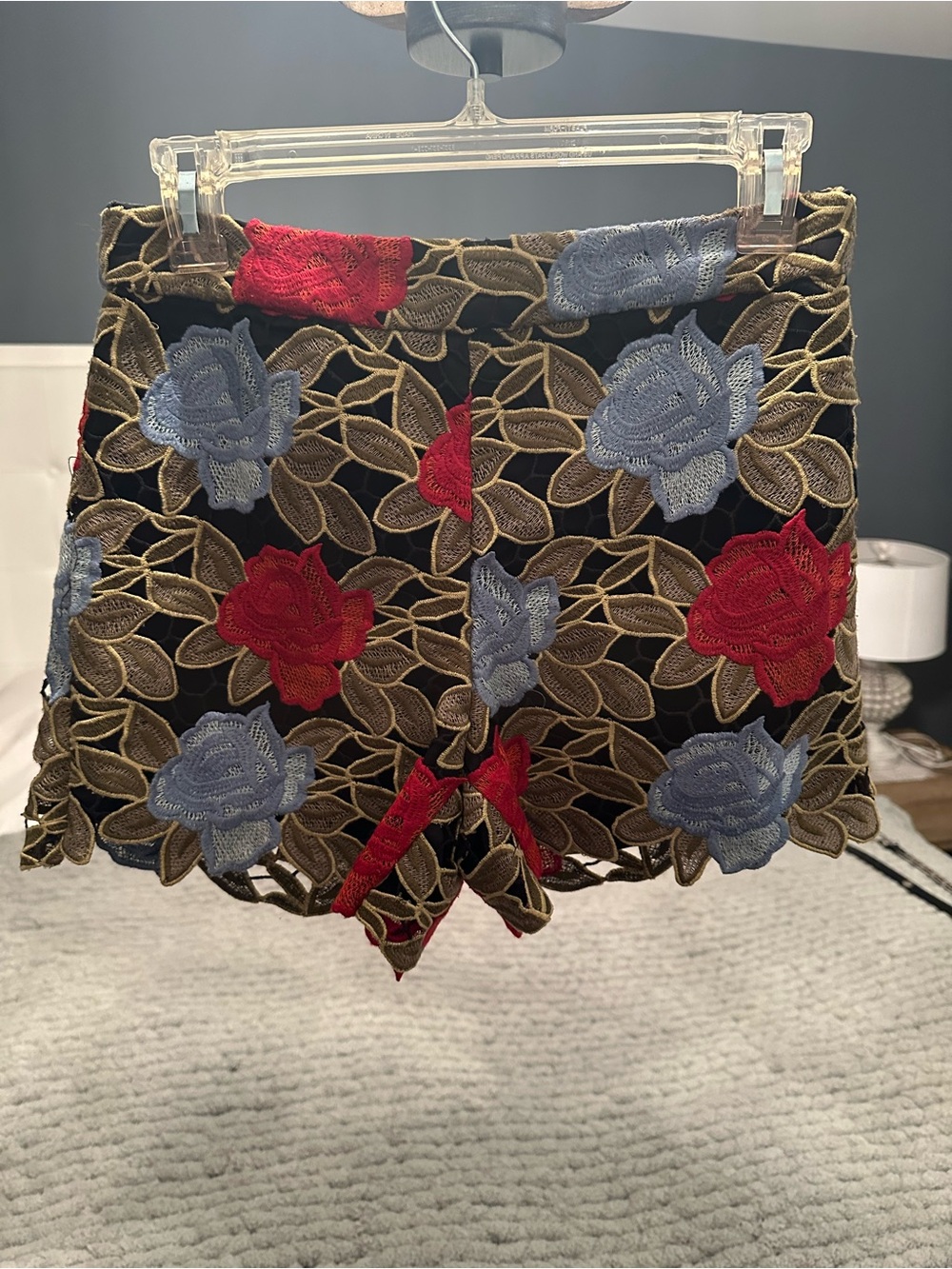 Alice + Olivia Floral Embroidered Lace Shorts Black Red Blue Roses Size 2